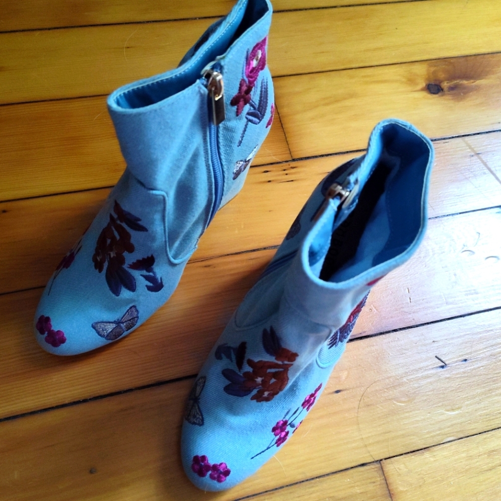 Bamboo Namaste 11 embroidery faux denim bootie - Picture 2 of 6